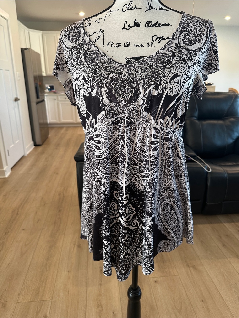 Unity World Wear Black & White Paisley Short Sleeve embellished top..